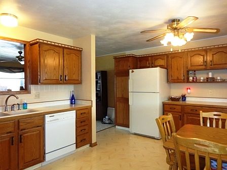 4th image of 3558 Kennedy Dr