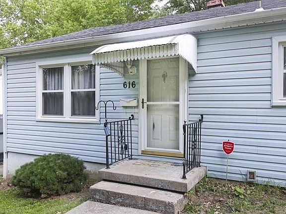 3rd image of 616 W Charles Ct