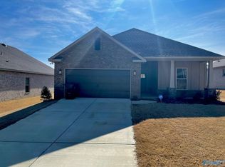 130 Gardencove Cir, Huntsville, AL 35810