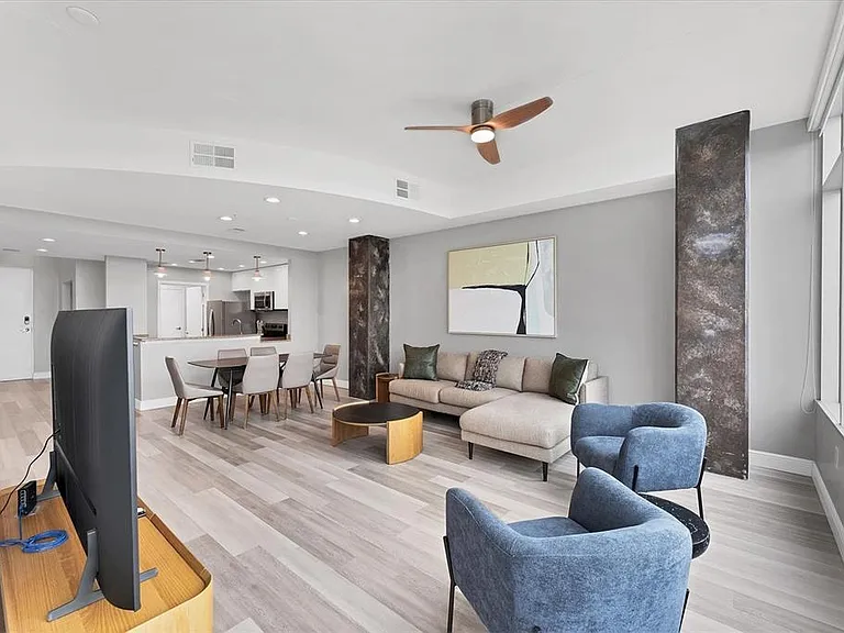 525 E Jackson St #705 — Photo 9