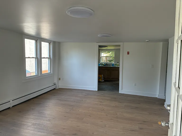6B Silver St — Photo 2