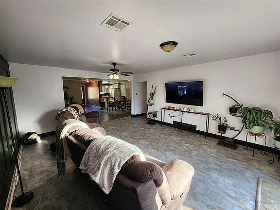 4th image of 2101 Belle Grove Dr