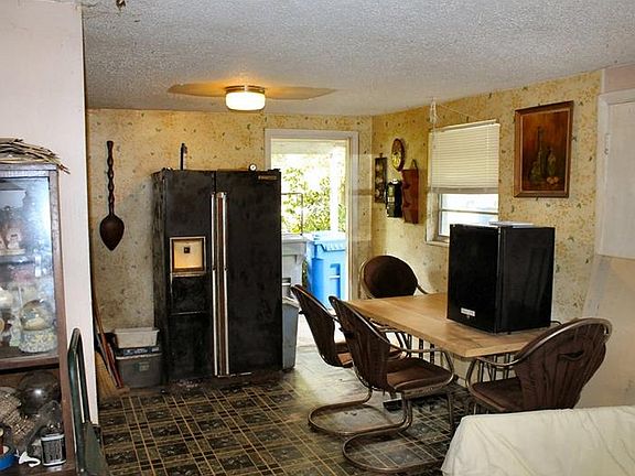 4th image of 7213 N Gunlock Ave