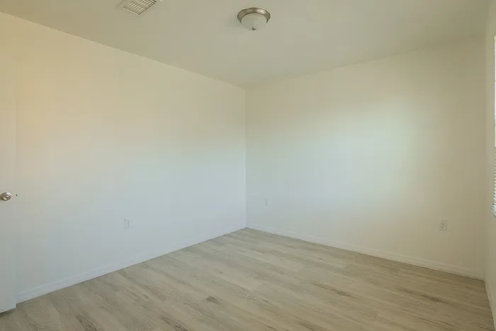 2413 Tremont Ave #B3 — Photo 27