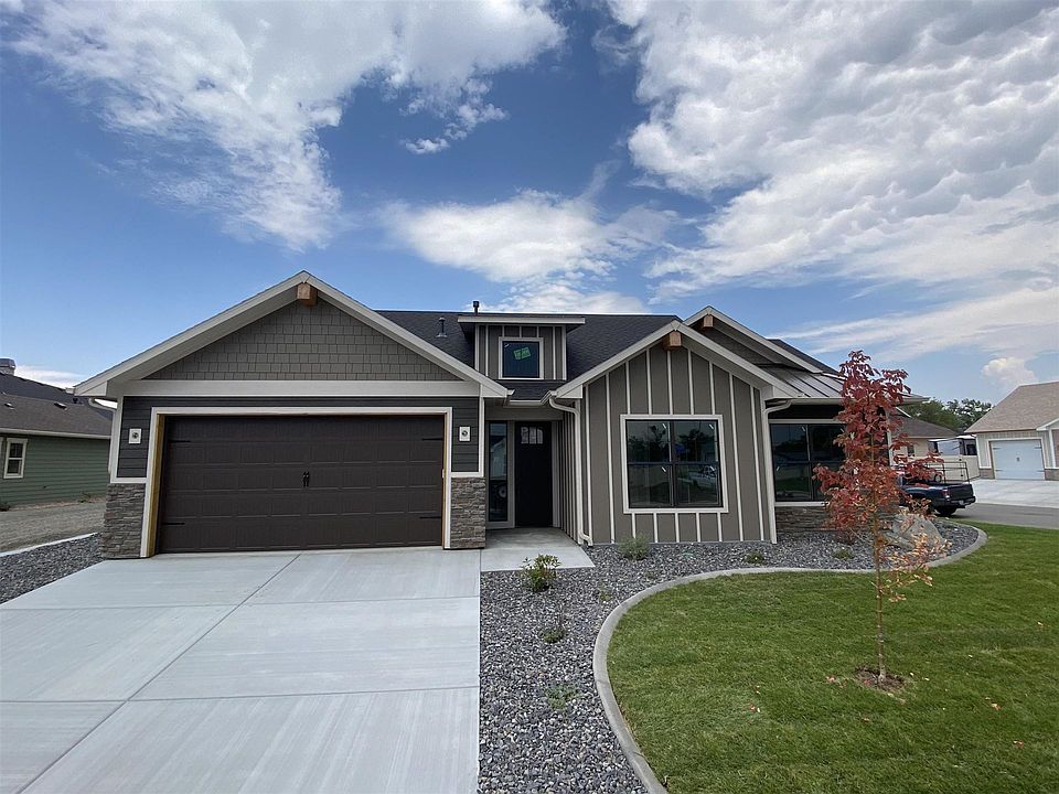 1st image of 811 Apple Glen Dr