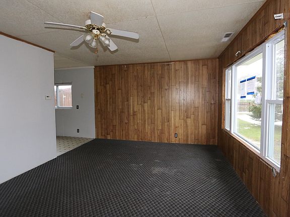 2nd image of 902 E 8th Ave