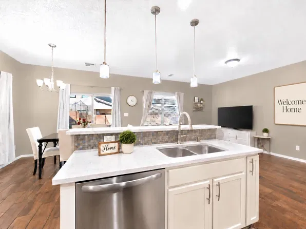 8715 Arkansas Rd NW, Albuquerque, NM 87120