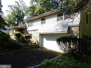 1215 Hart Ln, Warminster, PA 18974
