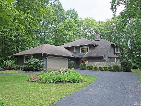 2nd image of 615 Boxwood Ct