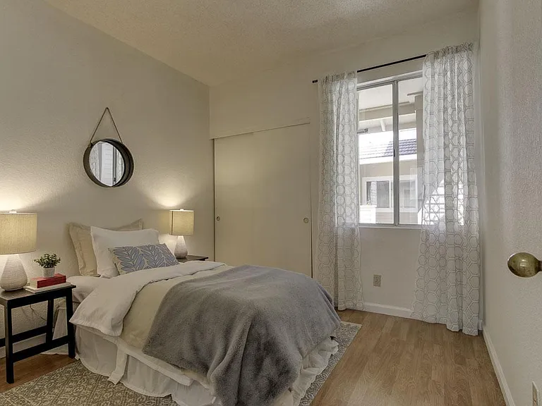 5238 Tacoma Cmn — Photo 3