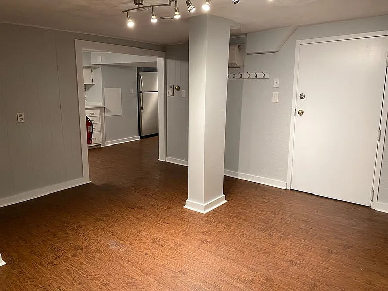 1002 N Aurora St — Photo 10
