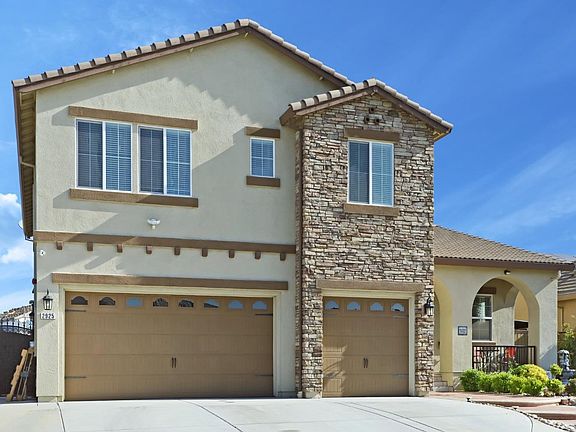 2nd image of 2925 Fuchsia Dr