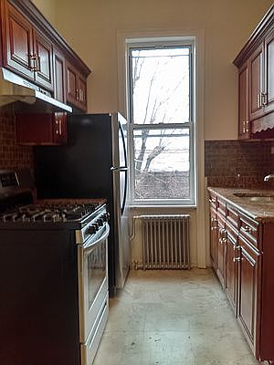 2nd image of 356 Weirfield St #2