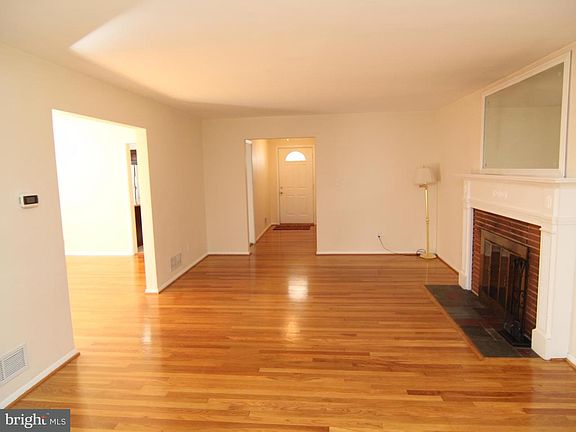 4th image of 9409 Corsica Dr