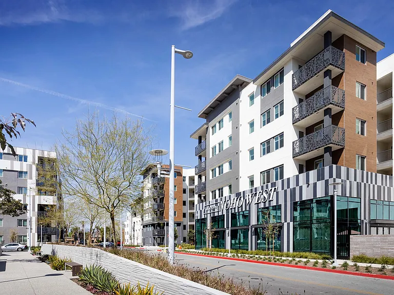 Alexan Noho West — Photo 107