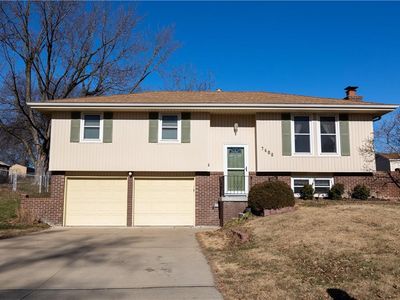 7406 NW Belvidere Pkwy, Kansas City, MO, 64152