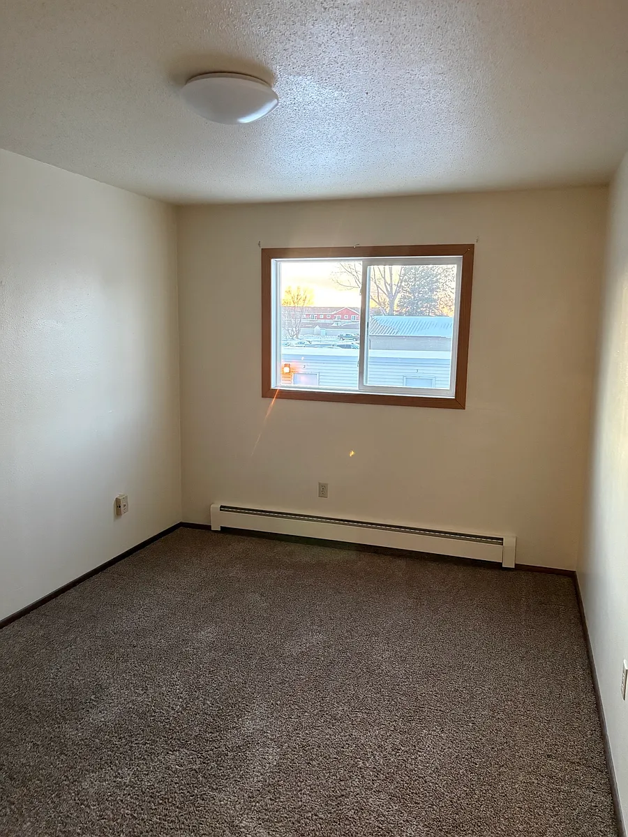 1st bedroom - 714 11th St NW
