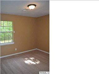 4th image of 525 29th Ct NE