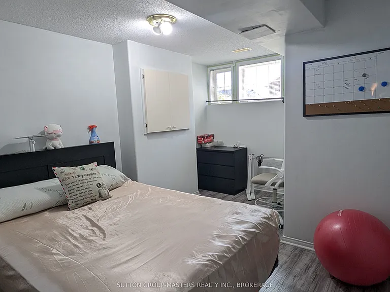 544 Freeman Cres — Photo 9