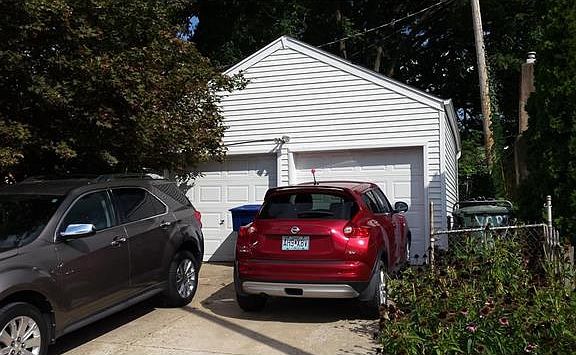 3rd image of 628-630 Koeln Ave