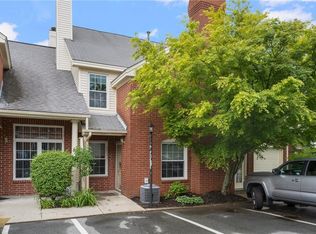 626 Smithfield Rd APT 912, North Providence, RI 02904