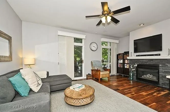1521 S Indiana Ave — Photo 3