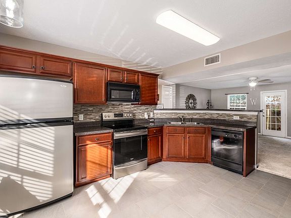 4th image of 102 Wolverine Ct