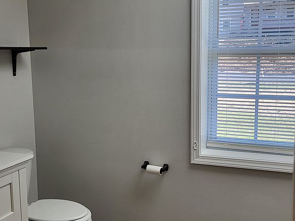 5th image of 4007 Scarlett Ln NW