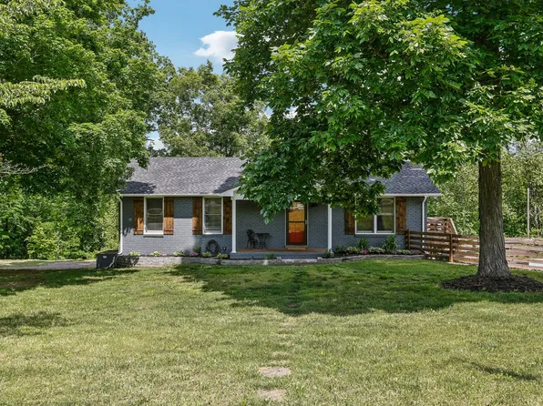 1257 Brummit Rd, Charlotte, TN 37036