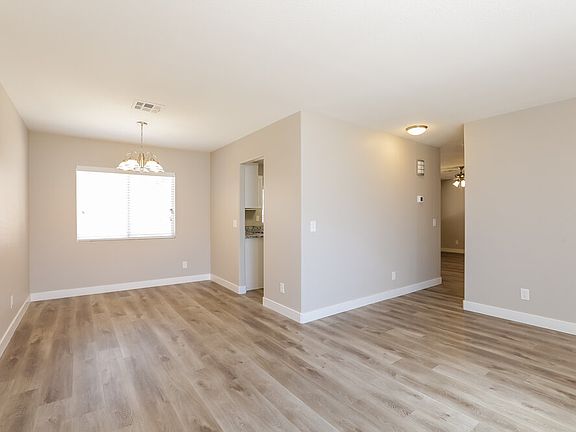 5th image of 800 Rock Springs Dr