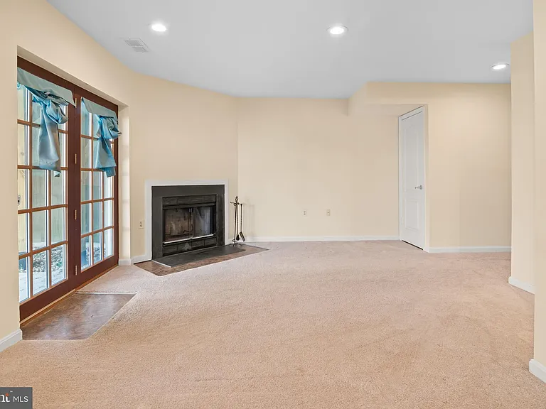 26 Wessex Ct — Photo 30