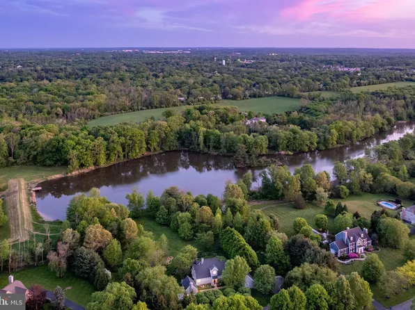 4 Lake Baldwin Dr, Pennington, NJ 08534