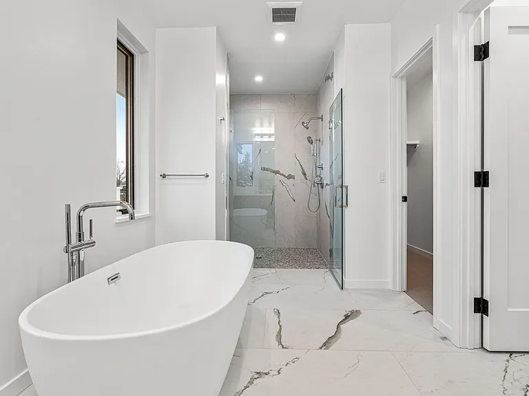 2155 Vine Ave — Photo 17