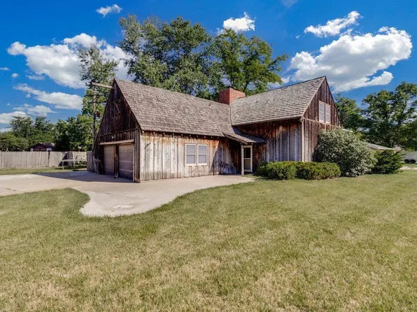 6 Windemere Ct, Hutchinson, KS 67502