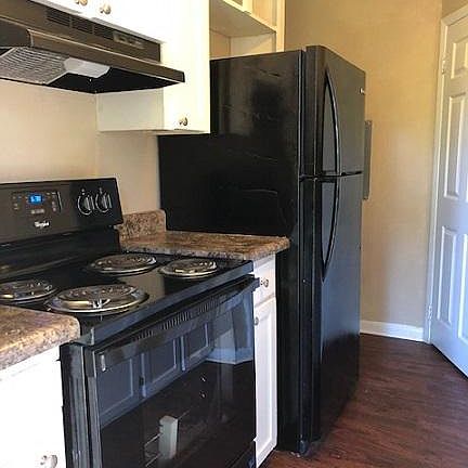 3rd image of 211 Woodland Trl APT B