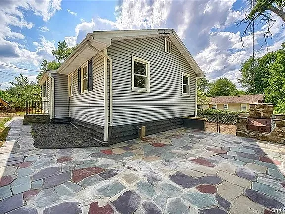 3 bed, $2,700 — Photo 3