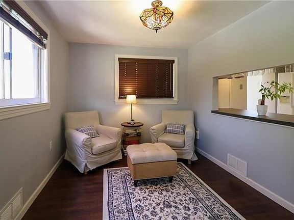 3rd image of 126 Kearns Pl