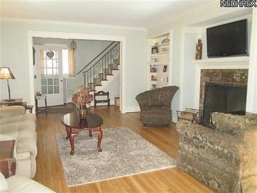 2nd image of 1211 Manor Park Ave