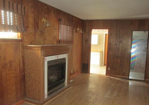 4th image of 636 Hillcrest Dr