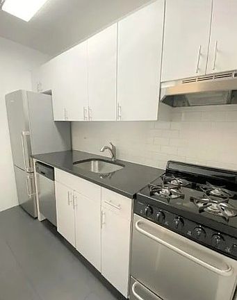 5th image of 442 W 57th St APT 9D