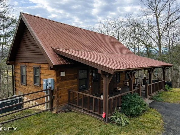 2039 Piney Overlook Ln, Sevierville, TN 37862