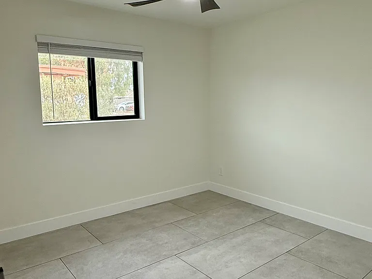 1321 W 5th St #3 — Photo 11