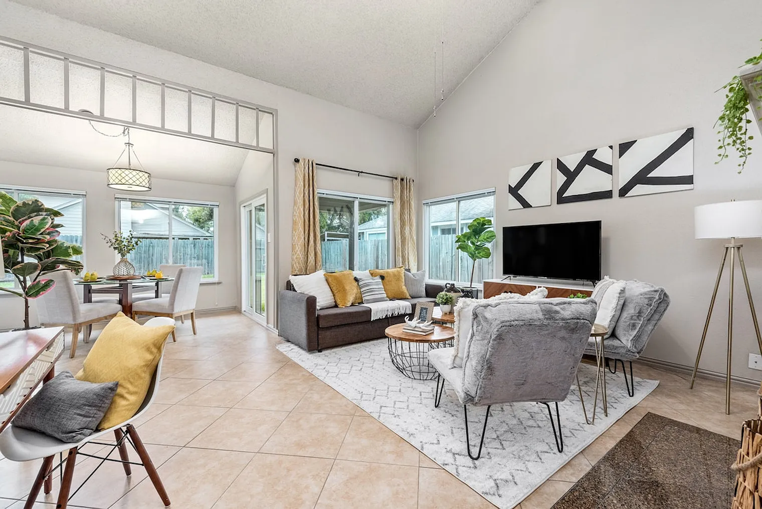 2 bed, 1.0 bath, $4,933 — Photo 3