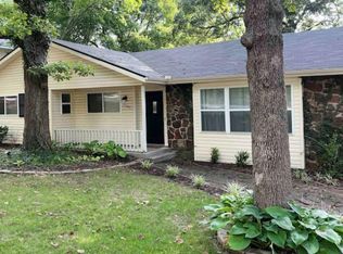 2280 N Briarwood Ln, Fayetteville, AR 72703