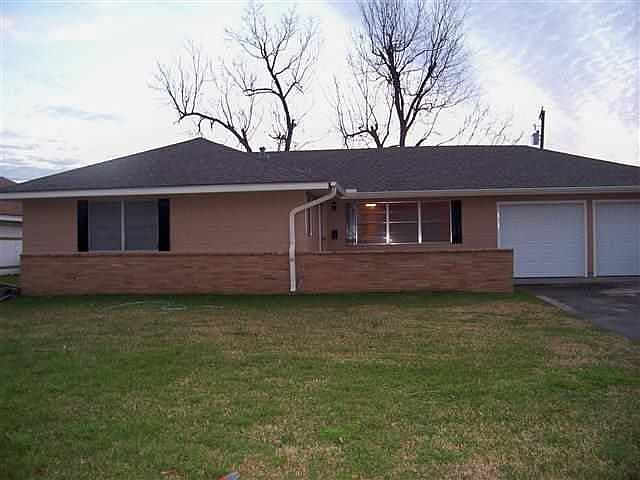 1st image of 111 31st St