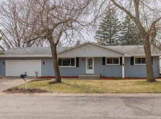 1929 Ebertz Ct, Saint Paul, MN 55119