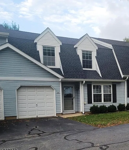 348 Cotswold Pl — Photo 2