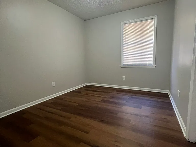609 Semple Ave — Photo 9