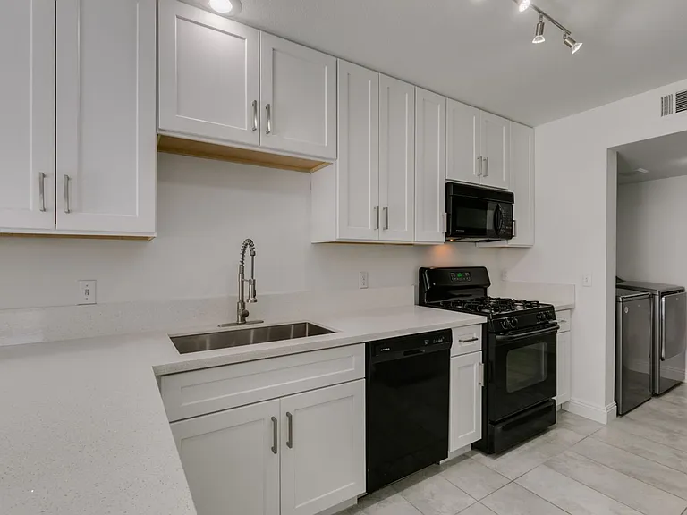 8449 Blue Island Ave — Photo 17