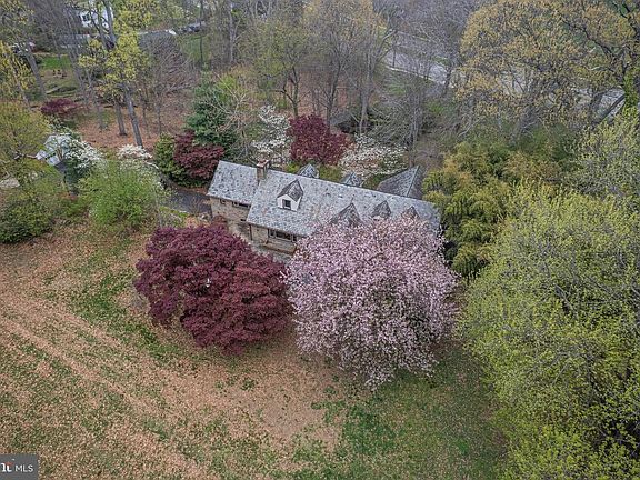 3rd image of 717 Hillen Rd